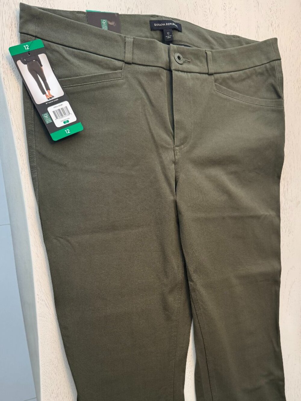 NWT Banana Republic Slim Straight Cropped Pant, Olive, Size 12